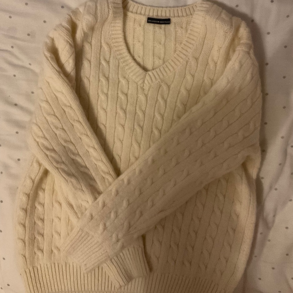 Brandy Melville Cable Knit Sweater Wool